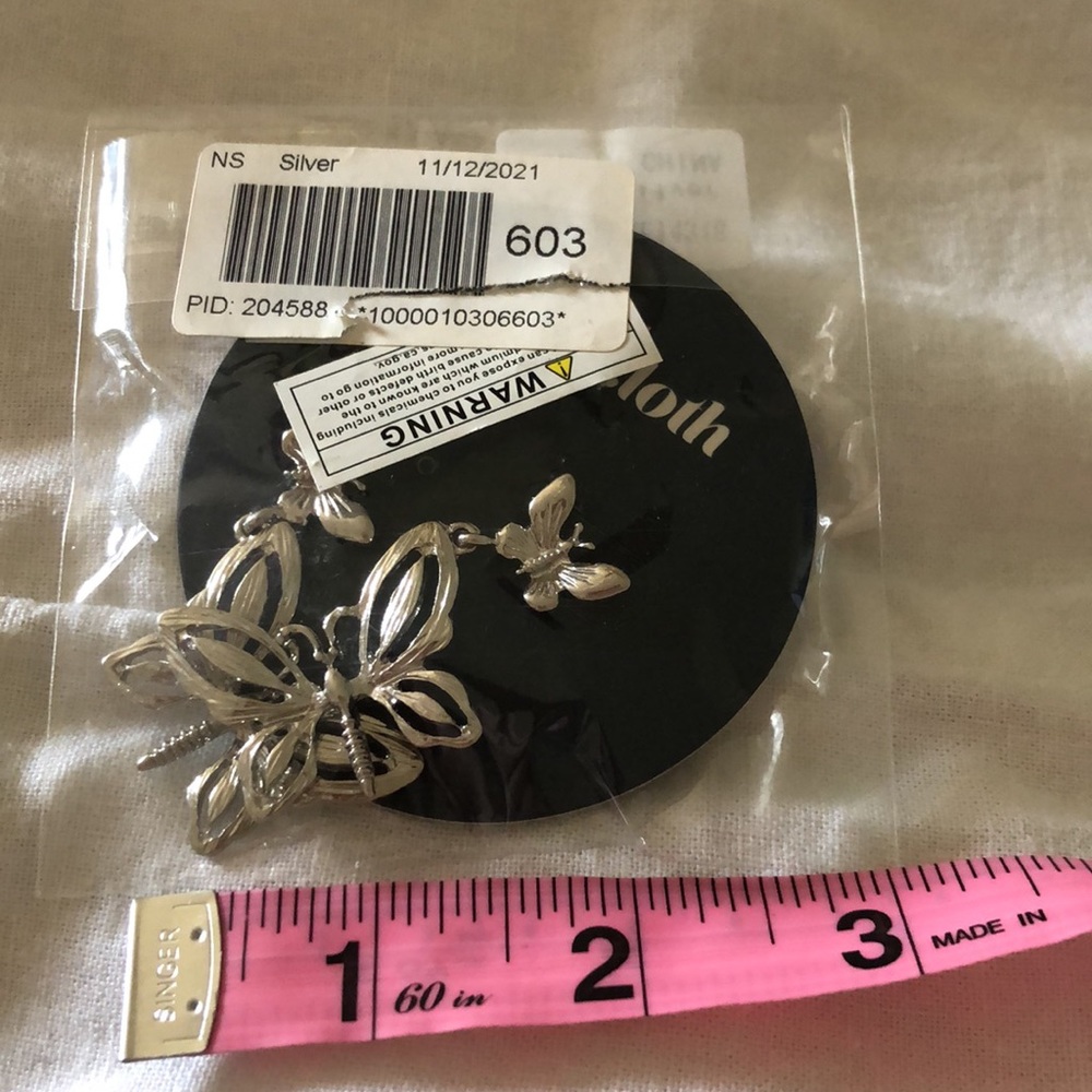 ModCloth NWT Butterfly Earrings - Picture 2 of 3